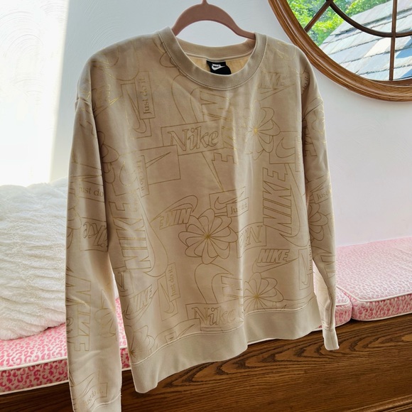 Nike Tops - Nike VERY RARE Crewneck | Size S